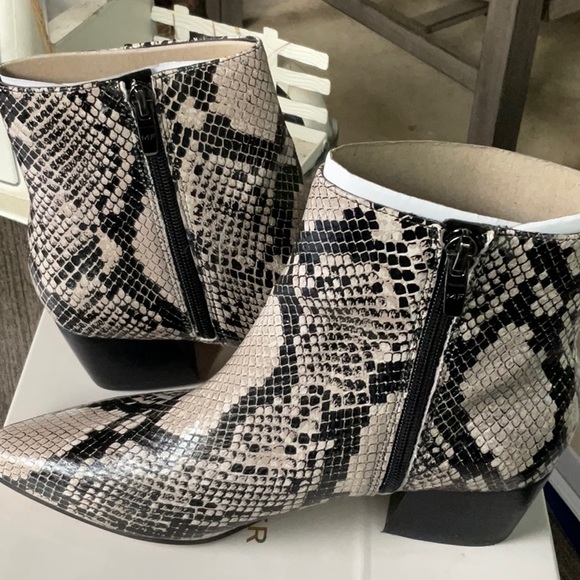 Marc Fisher Tammea2 leather ankle booties - Picture 2 of 5